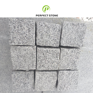 مكعب رصف منقسم ملتهب أسود/رمادي/بيج مرصع بالحصى من الجرانيت - Product Image 5