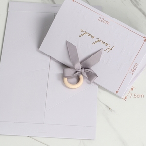 Sacchetto Regalo in Carta Bianca con Logo Personalizzato Stampato in Oro 22x7.5x14cm, Scatola di Lusso Fatta a Mano con Nastro per Gioielli e Matrimoni - Product Image 2