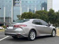 Mobil Bekas Camry 2021 2022 Sedan LHD Automatic-2.0L Bensin-R16 Ban Kain Kamera-Kondisi Asli Harga Grosir