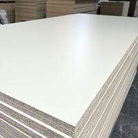 Panneaux de particules Senjia de haute qualité (18 mm) pour la fabrication de meubles d'intérieur, utilisation en cuisine et en chambre