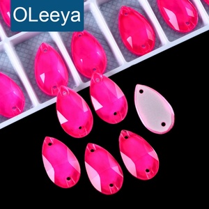 OLeeya 10.5*18mm Strass en verre premium à coudre, pierres de cristal néon en forme de goutte, strass à dos plat à coudre pour costumes et maillots de bain - Product Image 1