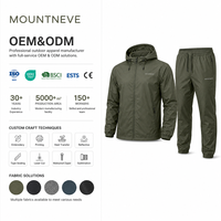 Ensemble coupe-vent en nylon personnalisé pour homme, veste à capuche entièrement zippée résistante à l'eau avec coutures thermosoudées, pantalon de jogging, ensemble de survêtement deux pièces pour la randonnée en plein air