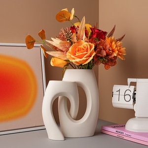 Modern Handmade Ceramic Snuggle Shape <strong>Vase</strong> Ins Style <strong>Flower</strong> Decorative <strong>Vase</strong> for Home Room Table Decor - Product Image 1