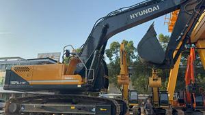 Excavatrice sur chenilles Hyundai 305LC 9T jaune, hydraulique, pour travaux de construction, machine lourde sur chenilles - Product Image 2