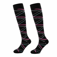 Chaussettes de compression montantes personnalisées à motif rayé noir, chaussettes athlétiques avec logo OEM, respirantes pour la course, le cyclisme et la vie quotidienne