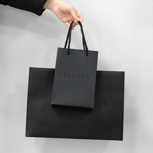 Bolsa de Papel de Lujo Personalizada para Boutique, Bolsa de Compras Negra con Logotipo Personalizado Impreso para Ropa - Product Image 4