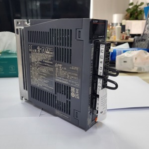 Controlador de Potencia de Entrada de 400W 220V, Serie MR-J4-40B, en Stock, Marca Japonesa MR-J4-40B - Product Image 3