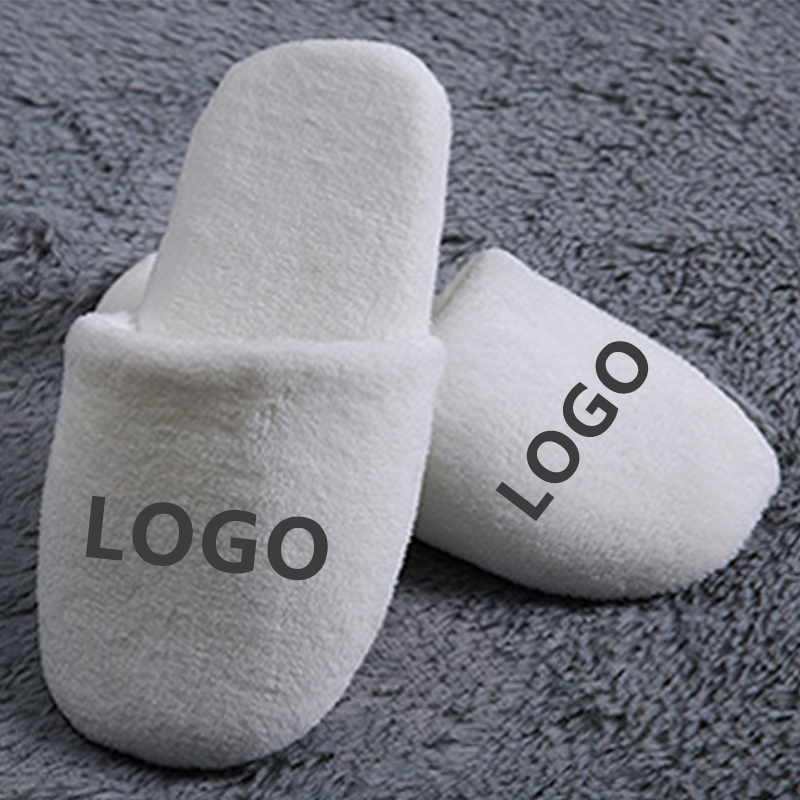 Недорогие роскошные ботинки с закрытым носком, простого дизайна, с логотипом на заказ, белые утепленные коралловые флисовые одноразовые домашние тапочки для отелей, обувь oem