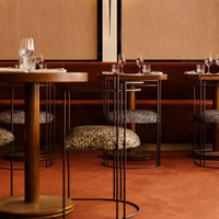 Ensemble de tables à manger modernes et de chaises de luxe Mobilier commercial en bois massif pour hôtel, restaurant, café, salon extérieur pour bar