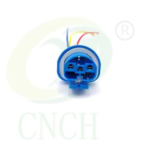 Harnais de queue de cochon de puissance femelle d'ampoule de phare Plug and Play 9004 HB1 pour camion Ford F150 - Product Image 2
