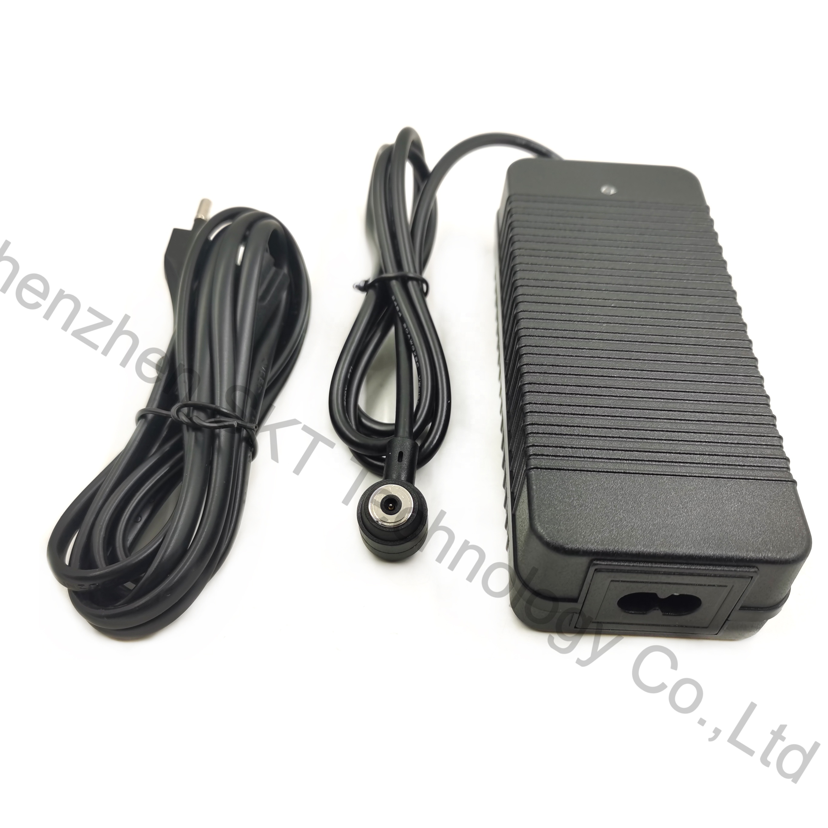 Chargeur trottinette 36V 2A pour Xiaomi Mi 4 Pro avec connecteur GTC 8mm magnétique