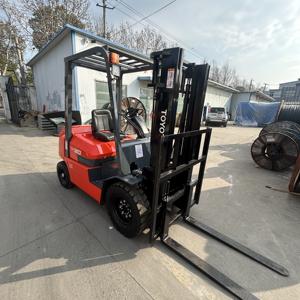 Chariots élévateurs d'occasion à vendre : 3 tonnes, 5 tonnes, 6 tonnes, 8 tonnes, 12 tonnes, moteurs japonais d'origine Isuzu et Toyota à vendre - Product Image 6