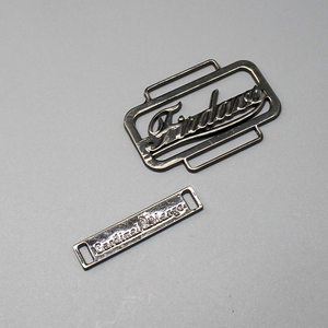 Reuners tùy chỉnh tự dính nhãn Kim Loại Logo quần áo thẻ cho túi xách ví nước hoa may mặc thể loại trong hình dạng cuộn - Product Image 3