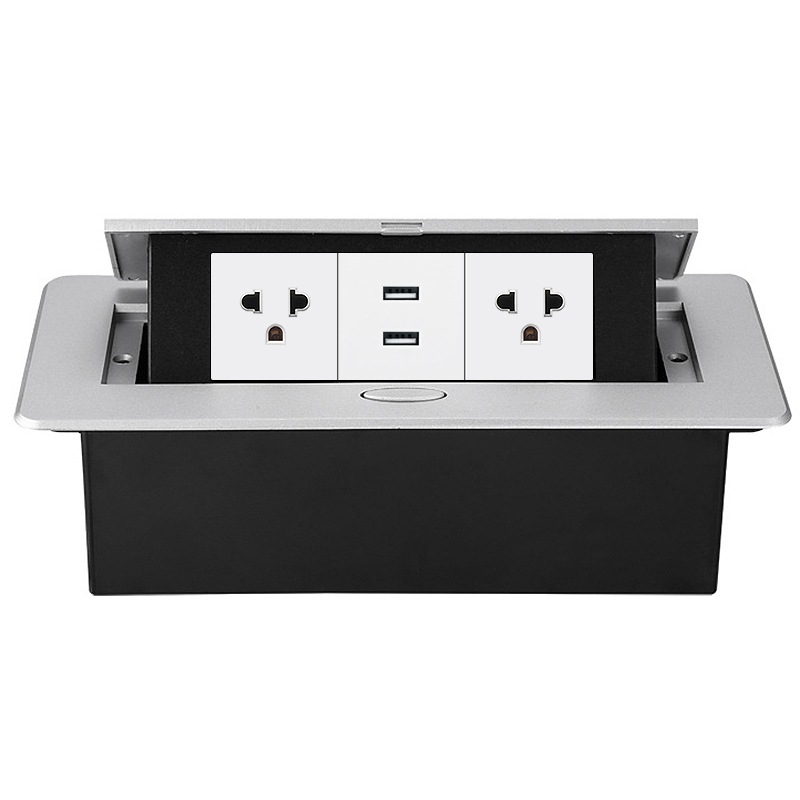 2 prises standard thaïlandaises + Double USB