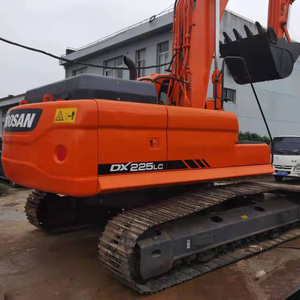 Excavatrice sur chenilles Doosan DX225LC d'occasion bien entretenue, 22 tonnes, faible nombre d'heures de fonctionnement, moteur, pompe, roulement, pour rapport. - Product Image 2