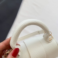 Sac à bandoulière mini en cuir PU pour femme, nouveau design carré tendance avec doublure en polyester, imperméable, sangle unique