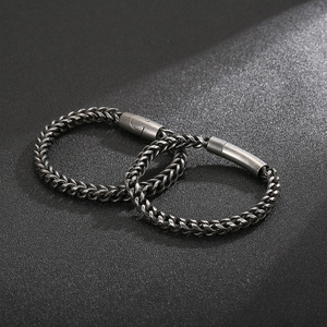 Pulsera Unisex Personalizada <span class=keywords><strong>de</strong></span> Acero Inoxidable con Eslabones Cubanos, Diseño Geométrico, Chapada en Oro, Cierre <span class=keywords><strong>de</strong></span> Bayoneta, Circón, Cristiana Religiosa, <span class=keywords><strong>de</strong></span> Moda - Product Image 5