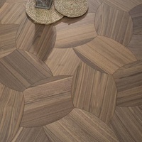 Parquet multicouche en bois d'ingénierie à installation par clipsage, largeur extra-large, bouleau et eucalyptus, pour intérieur luxueux, salon