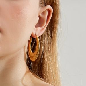 <b>Fashion</b> Design Wholesale Hypoallergenic Waterproof PVD 18K Gold Plated Stainless Steel Chunky <b>Hoop</b> <b>Earrings</b> - Product Image 2