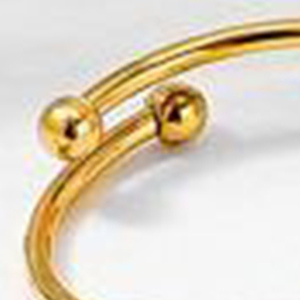 Anello con Lettera B in Acciaio Inossidabile dal Design Minimalista ed Elegante, Placcato Oro, Accessorio di Gioielleria Unisex alla Moda - Product Image 5