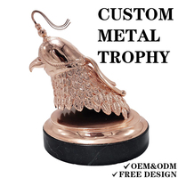 Trophée personnalisé Faucon plaqué or rose, tête d'aigle 3D avec base en marbre pour événements au Moyen-Orient