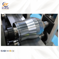 Machine de profilage à rouleaux de haute précision pour profilés métalliques de construction sur mesure, profilés de forme spéciale, profilés de quille et profilés de montants, avec moteur à engrenages