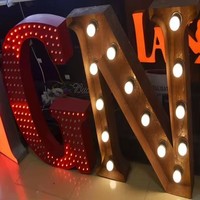 Enseigne lumineuse LED en acier inoxydable personnalisée pour extérieur avec indice d'étanchéité IP65, haute luminosité pour l'extérieur des bâtiments