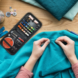 Machine à coudre portable <span class=keywords><strong>de</strong></span> haute qualité, kit <span class=keywords><strong>de</strong></span> <span class=keywords><strong>couture</strong></span> miniature pour hôtel et voyage, idéal pour ranger les petits objets, vente en gros - Product Image 6