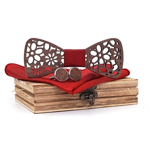 Coffret cadeau pour hommes à bas prix avec <span class=keywords><strong>nœud</strong></span> <span class=keywords><strong>papillon</strong></span> en <span class=keywords><strong>bois</strong></span> creux et poche pour boutons de manchette carrés - Product Image 1