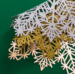 38cm Napperons <span class=keywords><strong>De</strong></span> Table <span class=keywords><strong>Flocon</strong></span> <span class=keywords><strong>De</strong></span> Neige <span class=keywords><strong>De</strong></span> Noël Tapis <span class=keywords><strong>De</strong></span> Table Résistant À La Chaleur Napperon Antidérapant Pour La Fête Banquet <span class=keywords><strong>De</strong></span> Mariage - Product Image 4