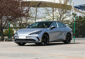 Arcfox Alpha S5 1450km EREV Sedan, Motore 200kW, Batteria 27.4kWh, Auto Elettrica a Lunga Autonomia - Product Image 3