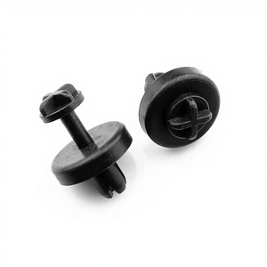 Clip de fixation automobile 18mmx8.3mmx6mm en PP pour réparation et remplacement de voitures, usage général - Product Image 2