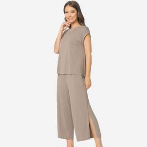 Pijamas de Bambú y Viscosa Personalizadas para Mujer, Conjunto de 2 Piezas, Pantalones Capri, Top de Manga Corta, Ropa de Dormir Suave y Cómoda - Product Image 4