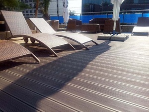 Planches composites sablées pour quais de lac, pièces sur mesure pour passerelles de zones touristiques, fourniture fabricant certifié FSC - Product Image 2