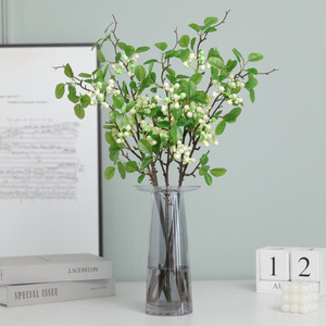 Arreglo Floral de Bayas Artificiales Ruilisi, Flor de Seda con Hojas para Decoración Navideña del Hogar y Hoteles - Product Image 1