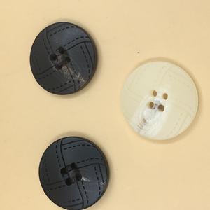 Bottoni in Legno Naturale con 2 Fori, Incisione Laser, Effetto Cucitura Finta, Forma di Cuore e Stella, Vendita all'Ingrosso - Product Image 6