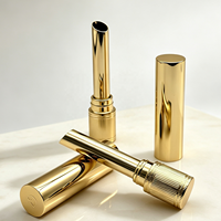 Contenitore per Balsamo Labbra in Alluminio Dorato Sottile con Logo Personalizzato, Scanalature Verticali Spazzolate, Diametro 6.4/11.1mm, Confezione Cosmetica