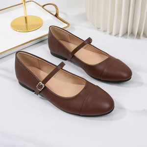 รองเท้าส้นเตี้ยหนังแก้วสีเงินสำหรับผู้หญิง หัวกลม บุ PU ใส่สบาย - Product Image 4
