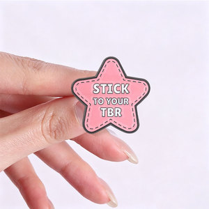 Ensemble d'épingles en émail Book Lover TBR, broche squelette et étoile avec citation pour la décoration de sac à dos - Product Image 2