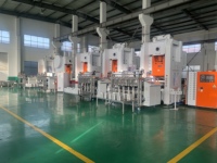 Machine électrique de fabrication de boîtes d'aliments à emporter avec casseroles en aluminium