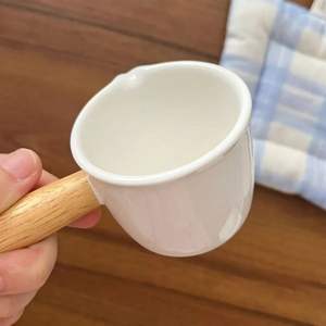 Casserole en céramique blanche de meilleure qualité pour la maison Bec verseur Pot à lait Mitigeur Cuisinière pour bébé Casserole Petite marmite - Product Image 1