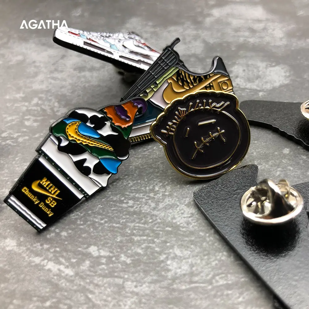 Spor hediye el sanatları özelleştirmek marka metal sneaker ayakkabı siyah altın gül broş yaka iğneler logo sert özel emaye pin