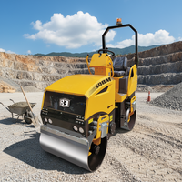 Compacteur vibrant à double tambour jaune BM2000 avec moteur Yanmar et système entièrement hydraulique pour la surface routière