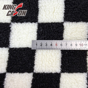 <span class=keywords><strong>Tissu</strong></span> Sherpa à carreaux <span class=keywords><strong>noir</strong></span> <span class=keywords><strong>et</strong></span> <span class=keywords><strong>blanc</strong></span> en polyester 100% doux, vente chaude d'usine Kingcason, compétitif, pour vêtements <span class=keywords><strong>et</strong></span> manteaux - Product Image 3