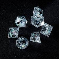Ensemble de 7 dés en résine liquide transparente, dés polyédriques pour jeux de rôle avec noyau scintillant pour les jeux de rôle TTRPG