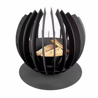 Brasero sphérique moderne à lattes avec cuve intérieure et base en disque pour patio extérieur et jardin