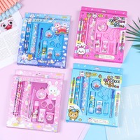 Ensemble de papeterie en plastique pour enfants de 9 pièces avec crayon, gomme, design de dessin animé mignon personnalisé, emballage et logo personnalisés