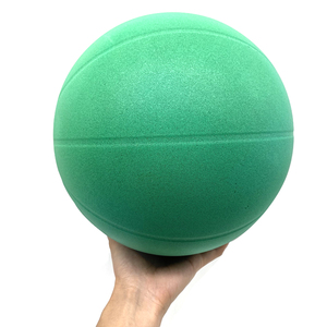 Ballon de basketball silencieux en PU vert à rainures 24 cm pour le dribble, idéal pour l'entraînement en intérieur, construction en mousse - Product Image 3