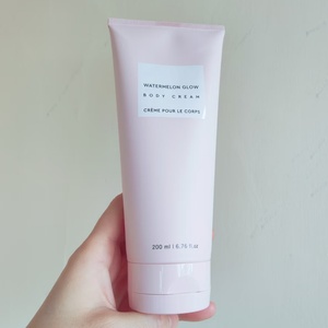 Lotion corporelle à l'acide <span class=keywords><strong>de</strong></span> fruit <span class=keywords><strong>de</strong></span> pastèque américaine <span class=keywords><strong>de</strong></span> haute qualité pour hydrater et éliminer les peaux rugueuses, emballage rose, 200 ml - Product Image 4