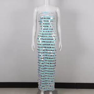 Robe élégante de haute qualité pour femmes, sexy, à taille fine, avec paillettes brillantes et bretelles spaghetti, vente en gros - Product Image 6
